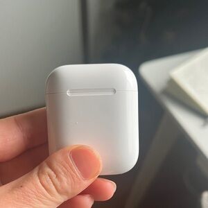 Apple White Earbud Headphones